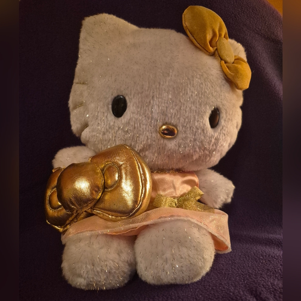 Gold Hello Kitty - Picture 2 of 4